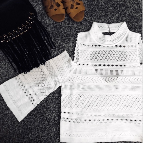 LAST (S) Aria Cold Shoulder Knit - Picture 6 of 8